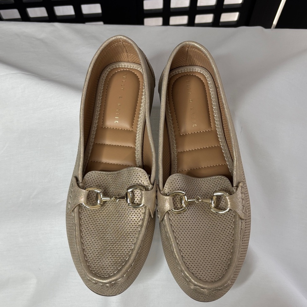 🤍 Kelly & Katie Metallic Loafers Chic Slip-On Comfort Size 7.5 NWT 🤍 - Picture 3 of 13